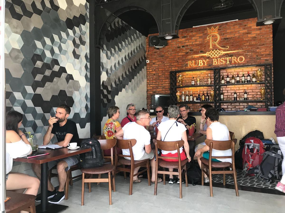 Ruby Bistro Hotel Хуе Екстериор снимка