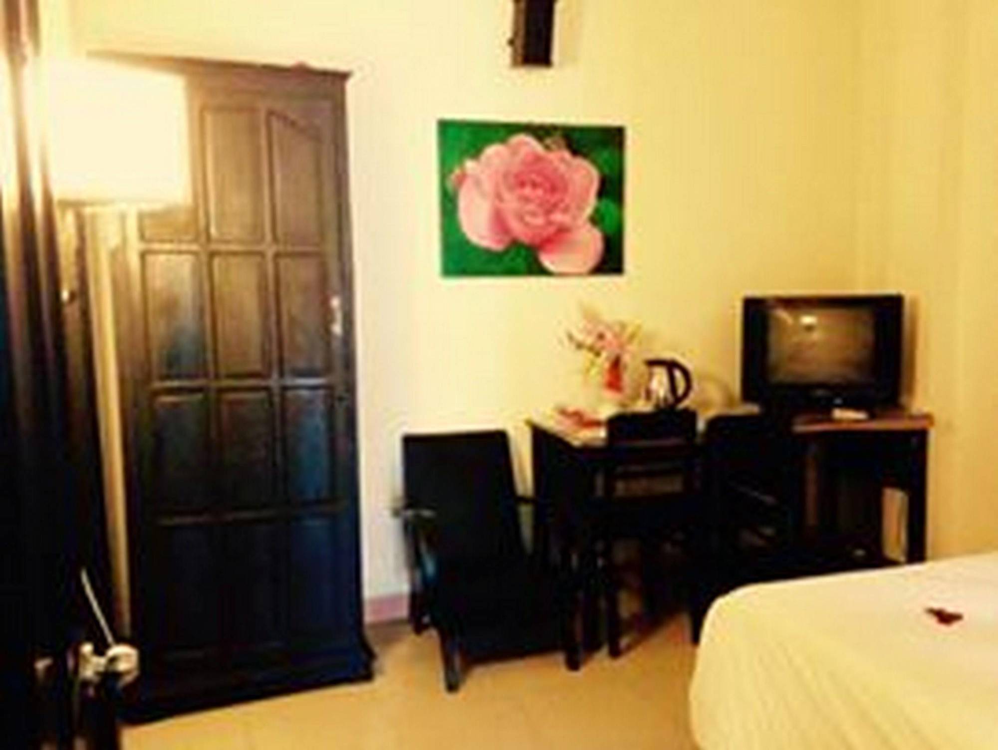 Ruby Bistro Hotel Хуе Екстериор снимка