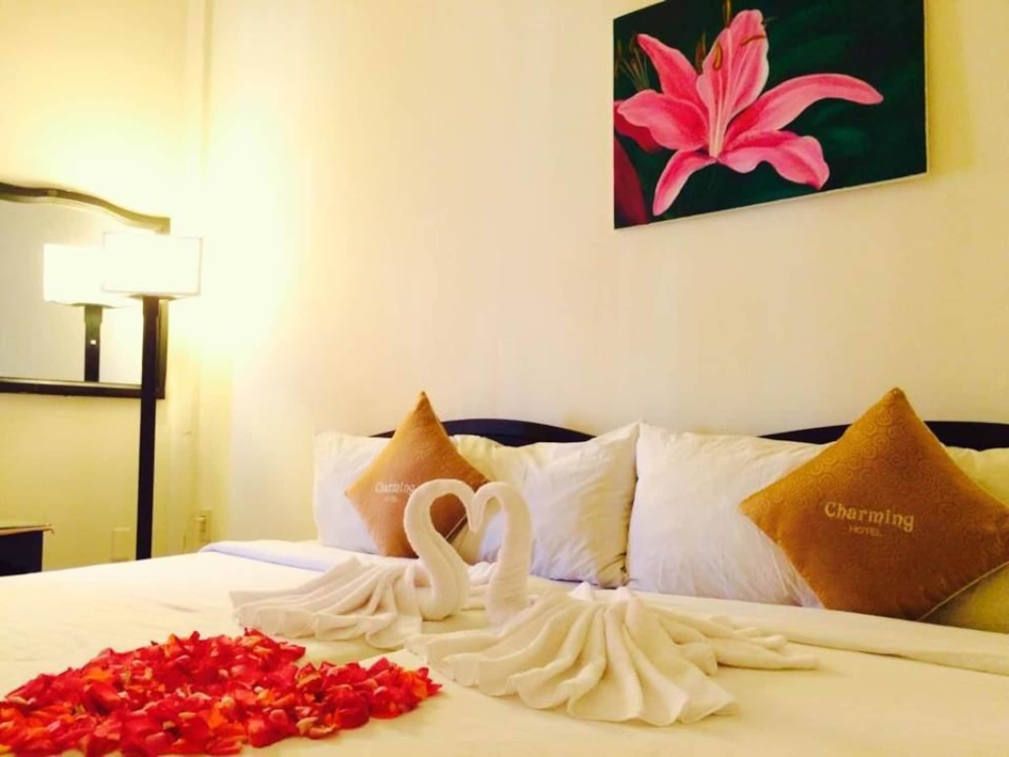 Ruby Bistro Hotel Хуе Екстериор снимка